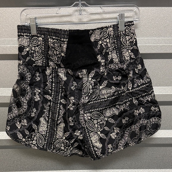 FP Movement Paisley Bohemian Workout Activewear Short Size Large High Rise Comfy - Picture 5 of 9